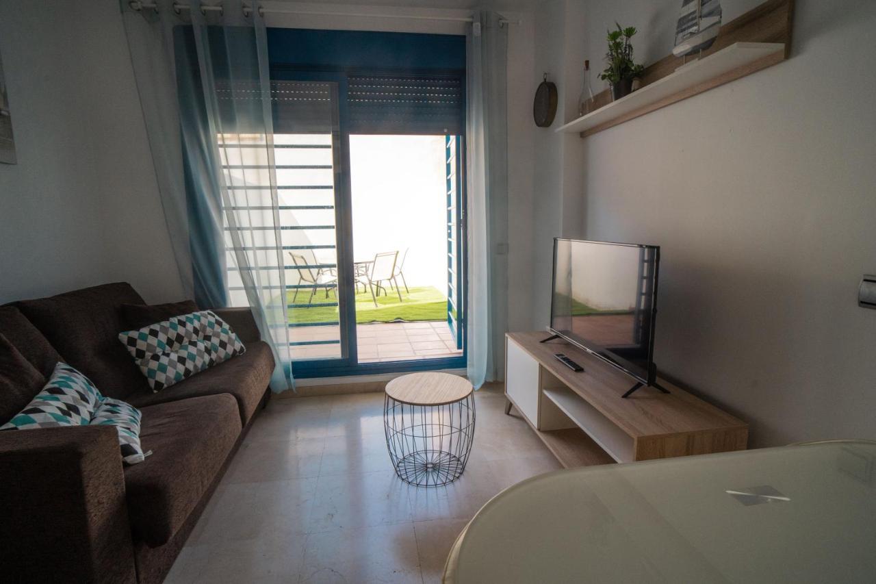 Apartamento Los Patos Beach Apartment เบนัลมาเดนา ภายนอก รูปภาพ