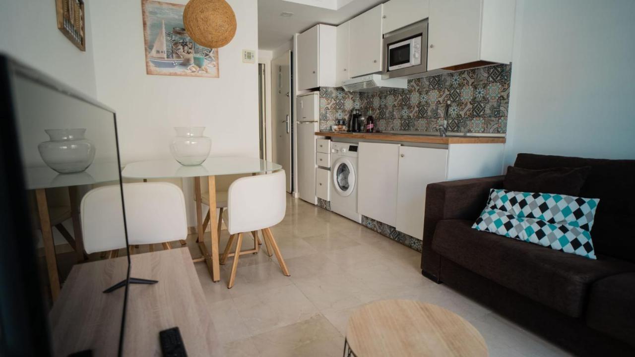 Apartamento Los Patos Beach Apartment เบนัลมาเดนา ภายนอก รูปภาพ